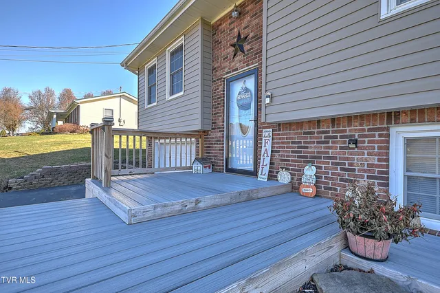 $259,999 | 8856 Rich Valley Road, Bristol, VA 24202