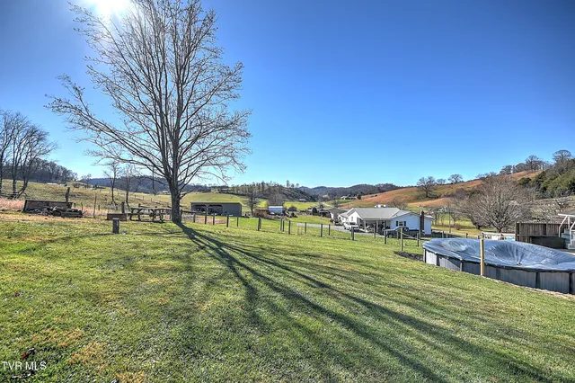 $259,999 | 8856 Rich Valley Road, Bristol, VA 24202