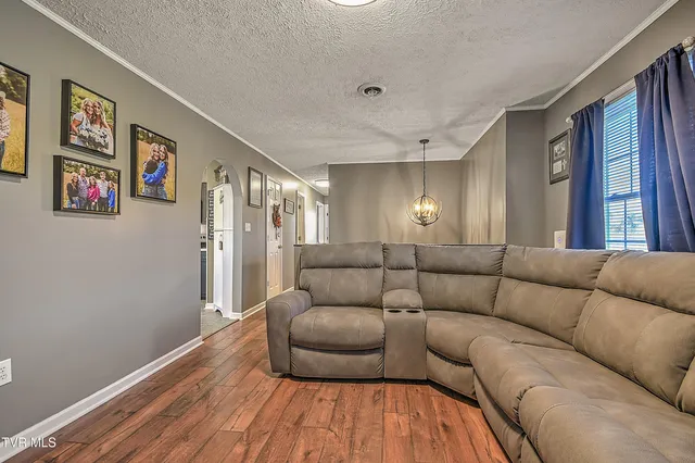 $259,999 | 8856 Rich Valley Road, Bristol, VA 24202