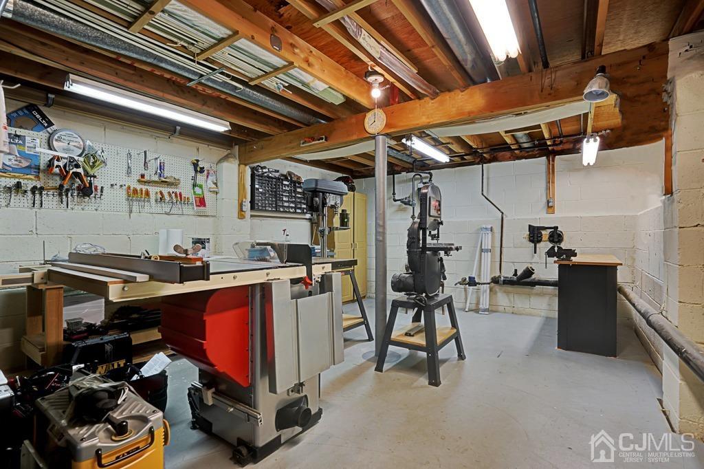 22 Hickory Court Middlesex, NJ 08846 - Photo 25 of 26 a view of gym equipment and kitchen