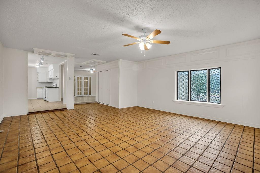 1833 Mill Pond Road Garland, TX 75044 - Photo 12 of 28