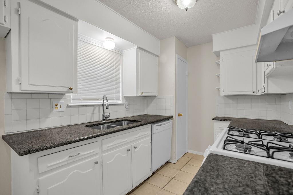 1833 Mill Pond Road Garland, TX 75044 - Photo 15 of 28