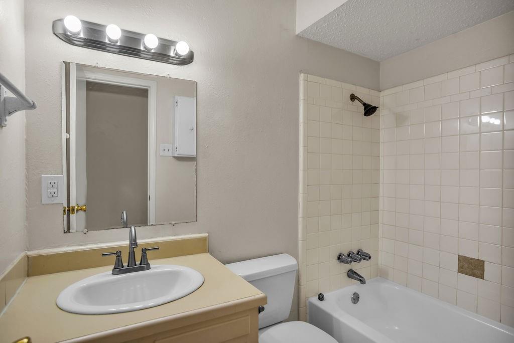 1833 Mill Pond Road Garland, TX 75044 - Photo 21 of 28