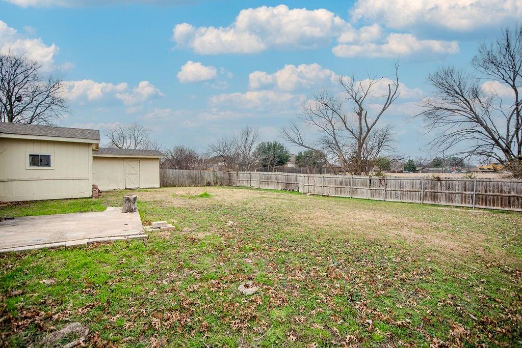 1833 Mill Pond Road Garland, TX 75044 - Photo 4 of 28