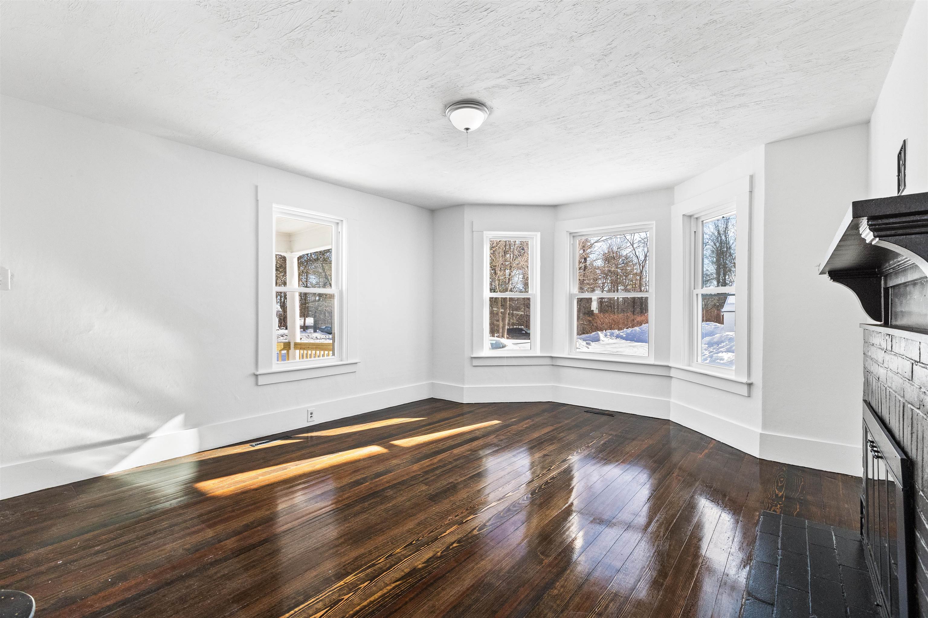 58 Lawrence Road Derry, NH 03038 - Photo 11 of 28