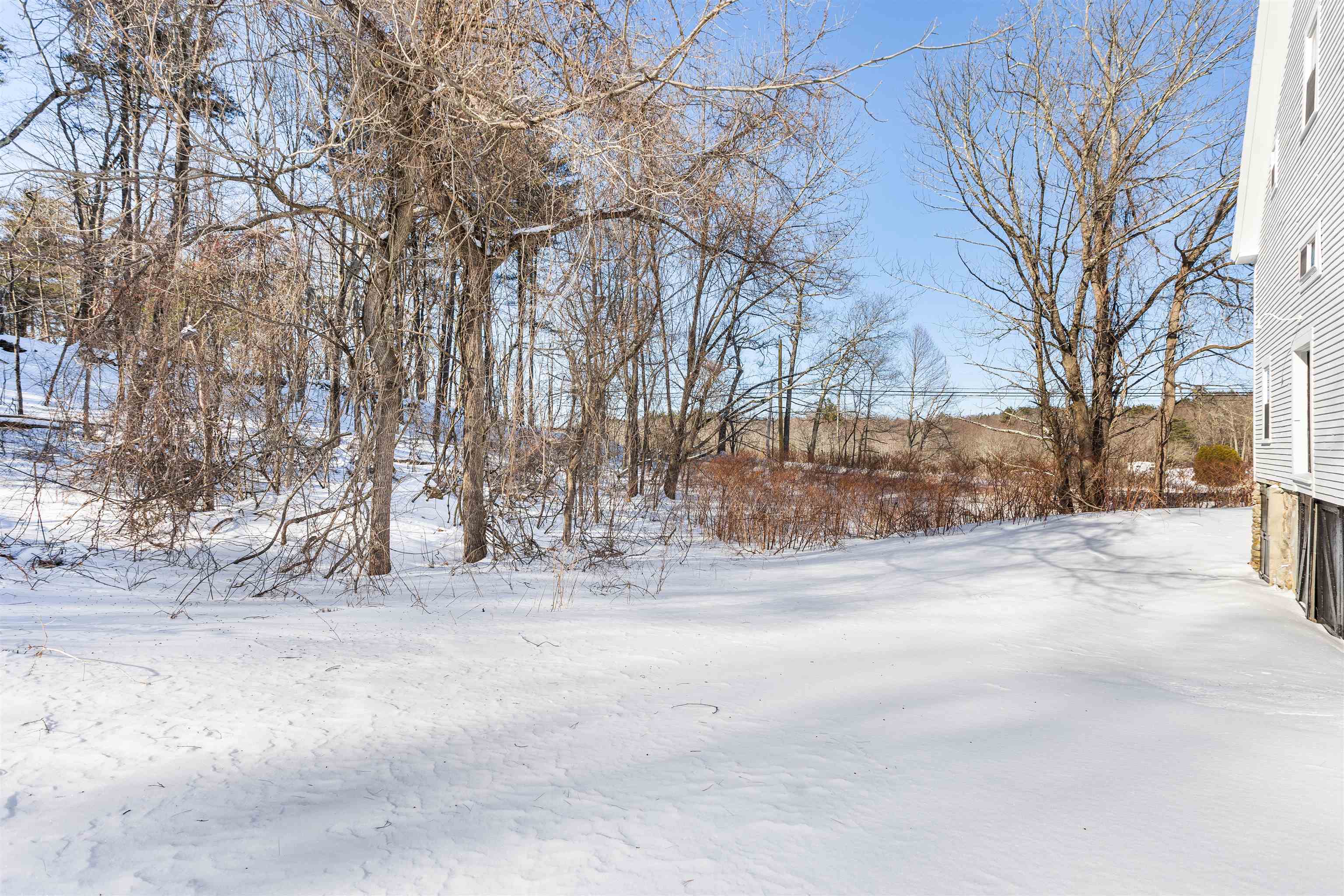 58 Lawrence Road Derry, NH 03038 - Photo 23 of 28