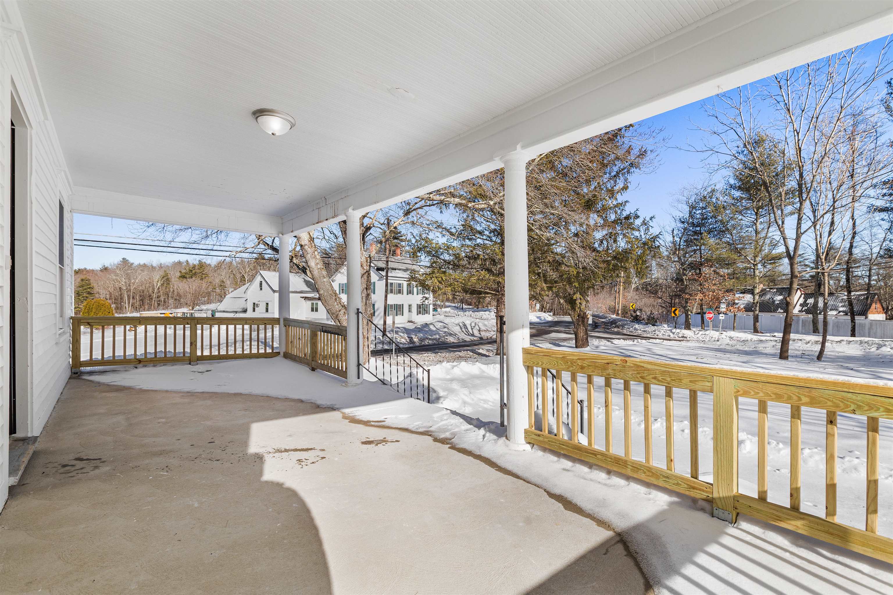 58 Lawrence Road Derry, NH 03038 - Photo 5 of 28