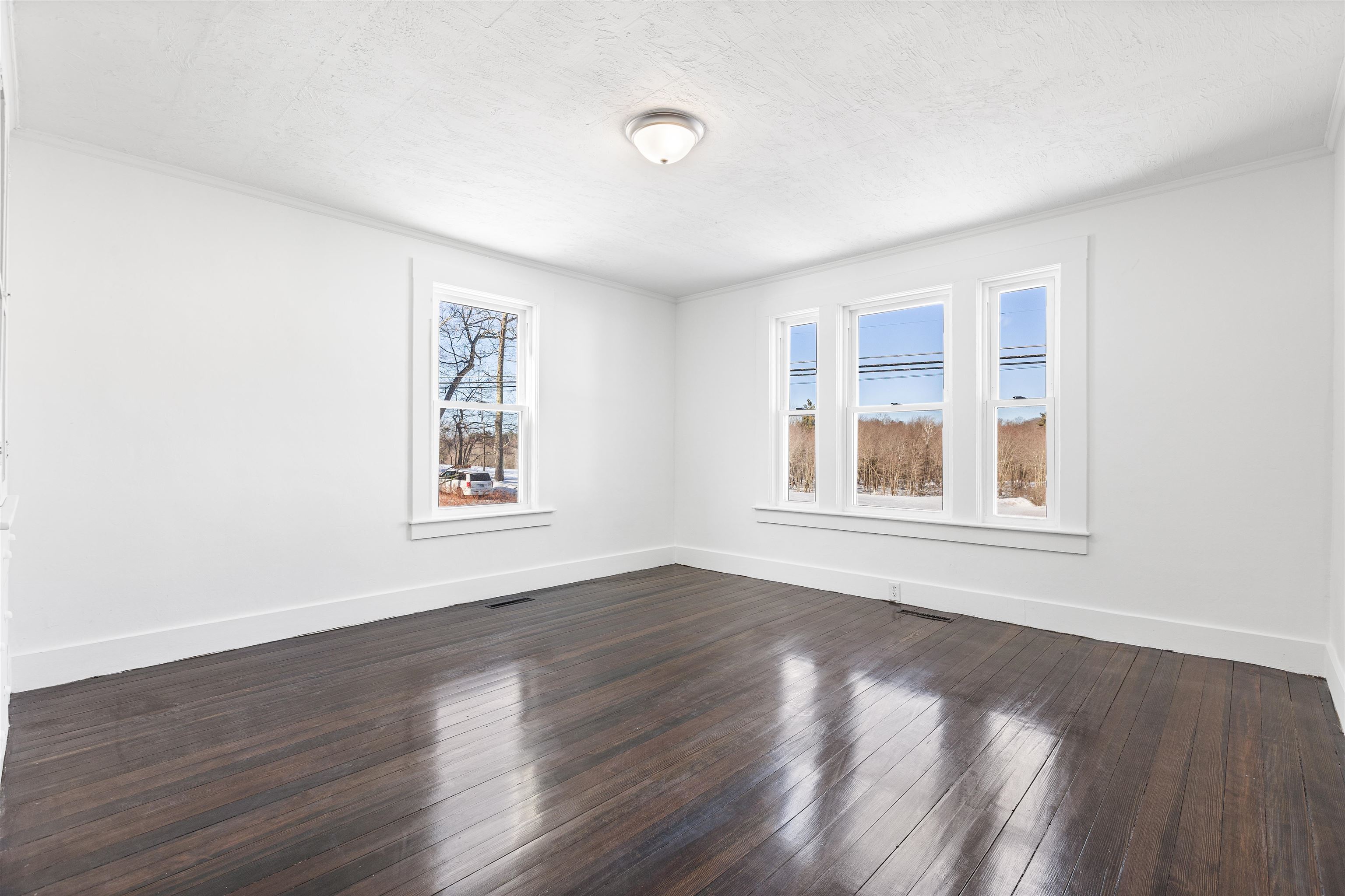 58 Lawrence Road Derry, NH 03038 - Photo 7 of 28