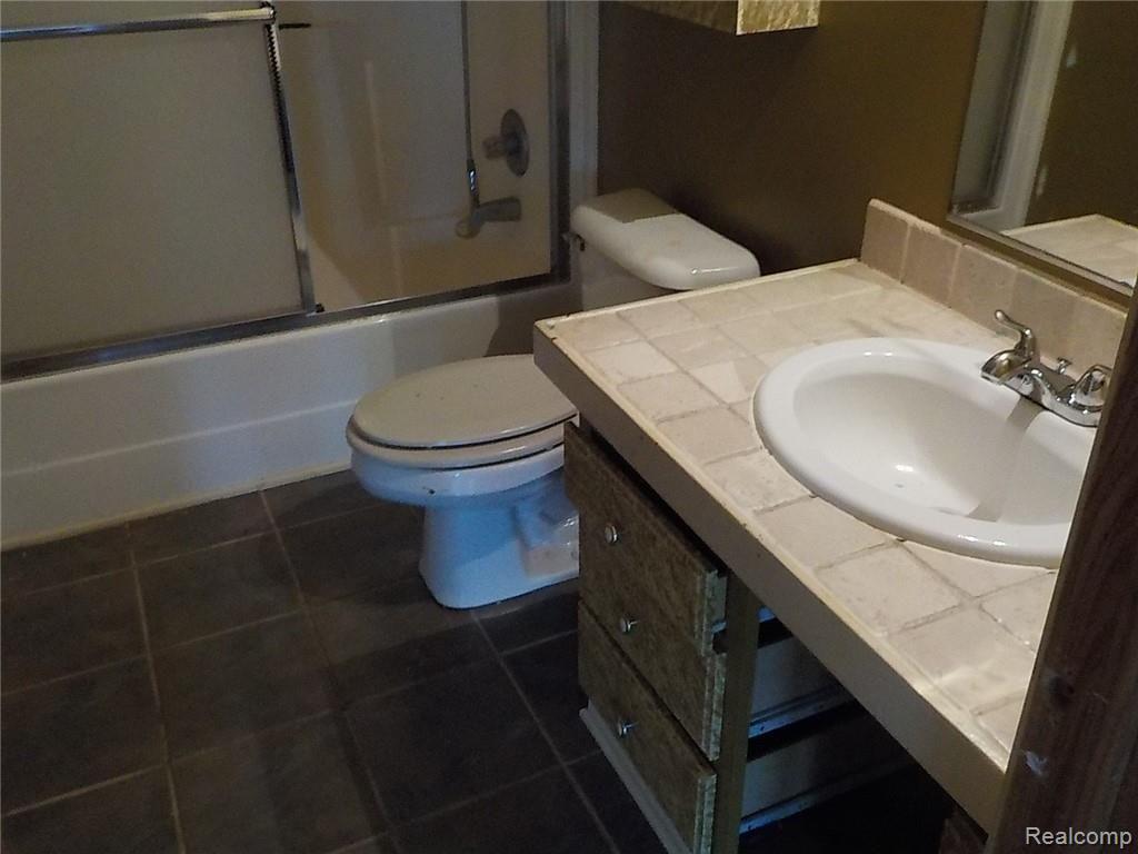 2868 Rafferty Drive Howell, MI 48843 - Photo 25 of 32 DSCN9290.JPG