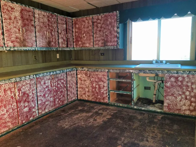 $29,900 | 924 East Ave A, Hutchinson, KS 67501