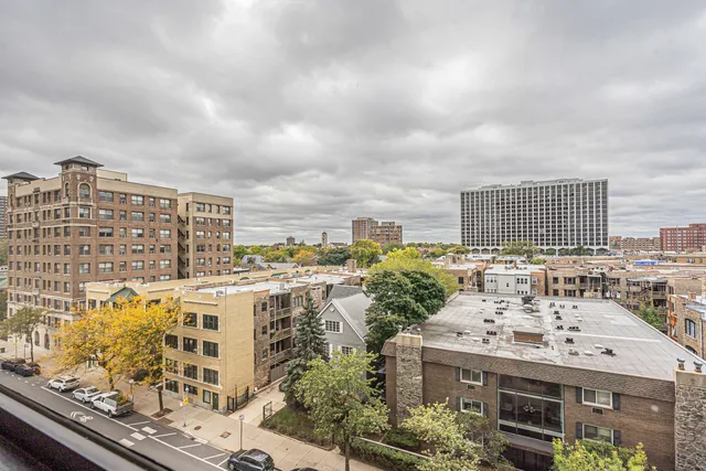 $139,900 | 4343 North Clarendon Avenue, Unit 707, Chicago, IL 60613