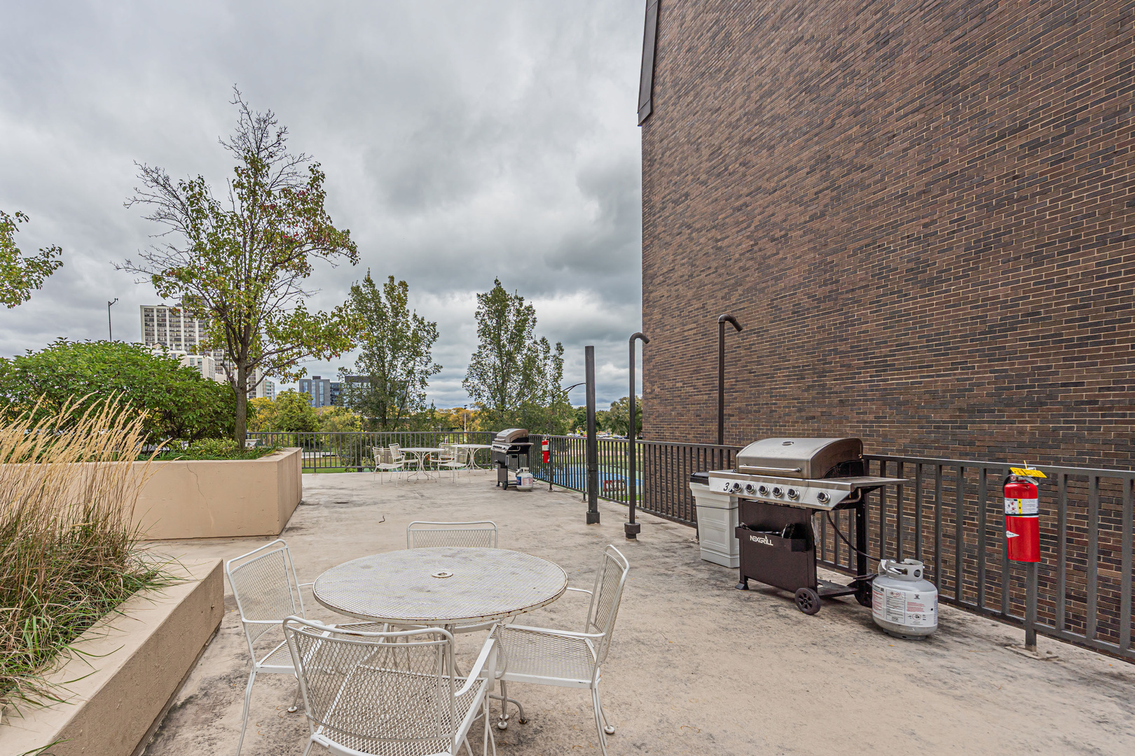 4343 North Clarendon Avenue, Unit 707 Chicago, IL 60613 - Photo 21 of 24 outdoor space with patio furniture
