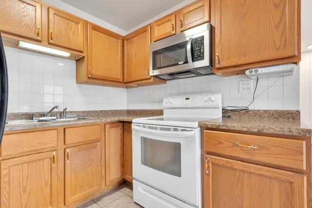 $139,900 | 4343 North Clarendon Avenue, Unit 707, Chicago, IL 60613