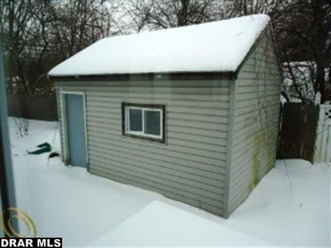 25923 Superior Road Taylor, MI 48180 - Photo 4 of 15 31108966-3.JPG