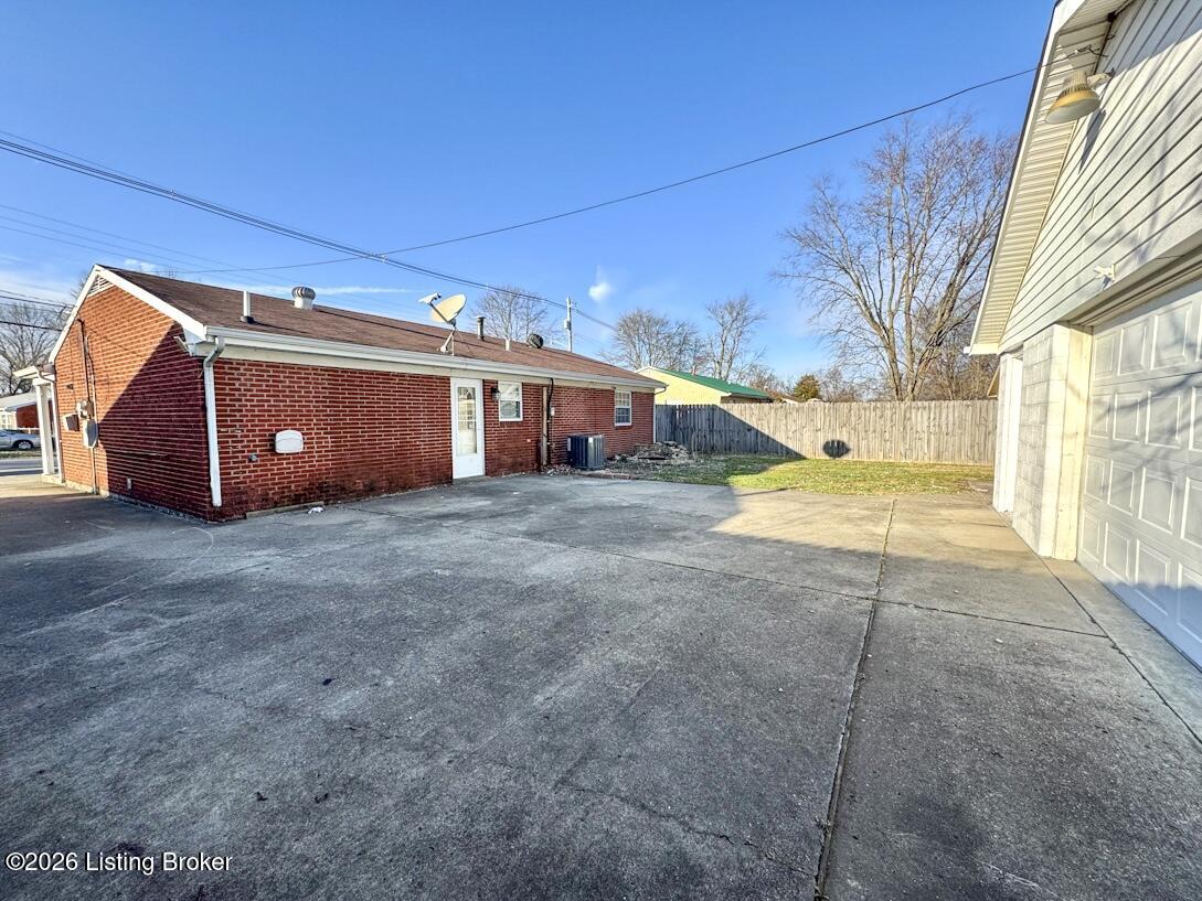 244 Blossom Road Louisville, KY 40229 - Photo 44 of 45 44