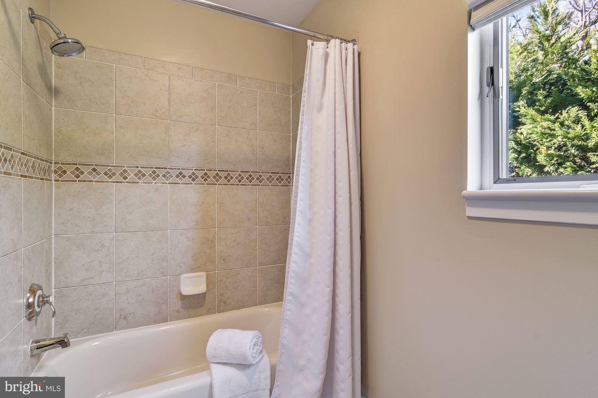 2011 Chesapeake Road Annapolis, MD 21409 - Photo 13 of 26 Bath
