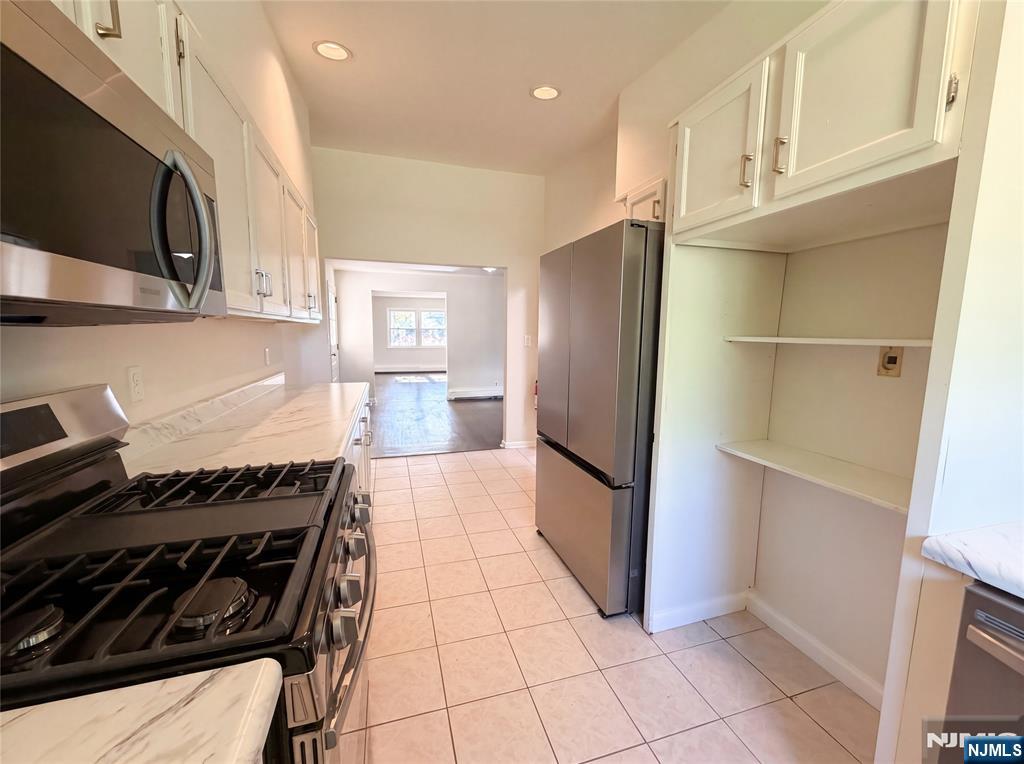 616 River Road Teaneck, NJ 07666 - Photo 9 of 40