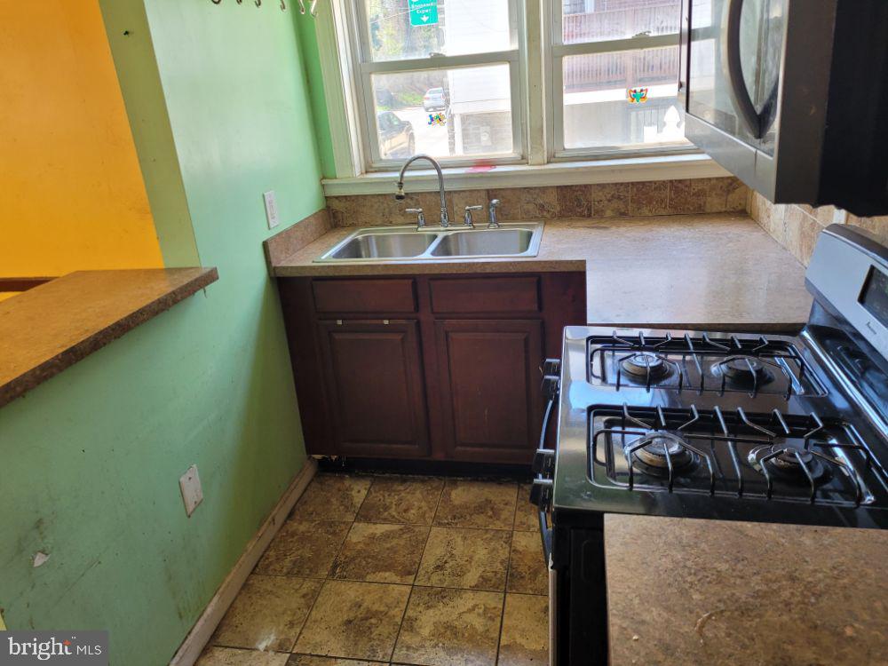 4520 Fernhill Road Philadelphia, PA 19144 - Photo 6 of 21