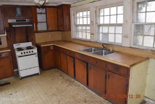 $114,900 | 519 Church Street, Fairfield, NC 27826
