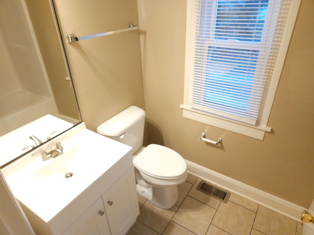 1023 North Spring Street, Unit A Murfreesboro, TN 37130 - Photo 9 of 11