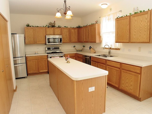 3537 High Ridge Road Carpentersville, IL 60110 - Photo 6 of 21