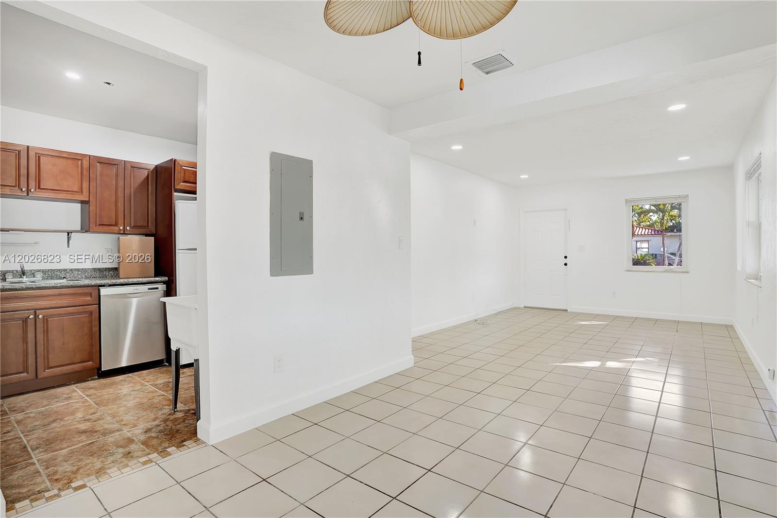5985 Southwest 41st Street, Unit FRONT Miami, FL 33155 - Photo 6 of 19