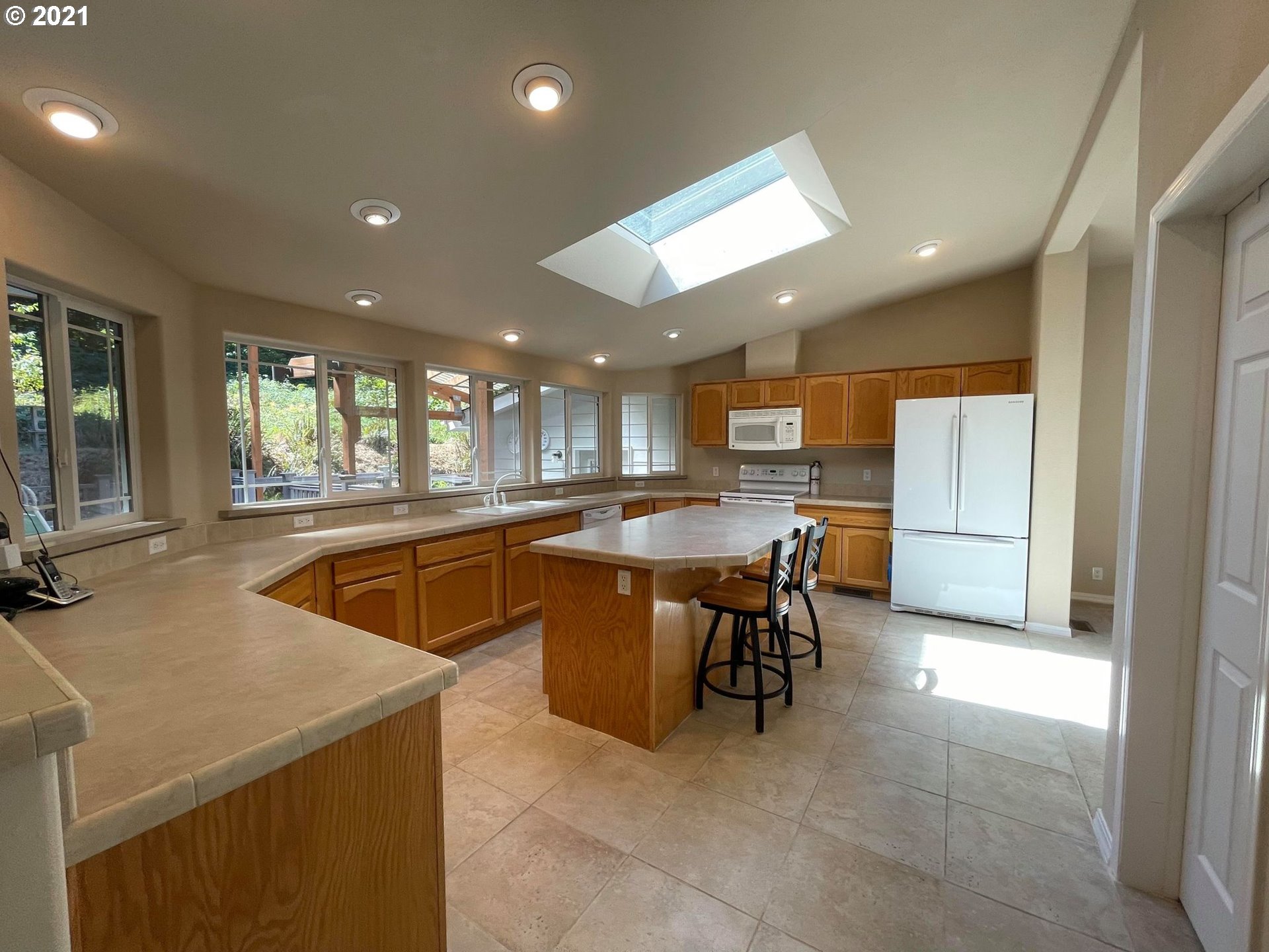 9700 Bernhardt Creek Road Mapleton, OR 97453 - Photo 3 of 32 Gallery Image 3