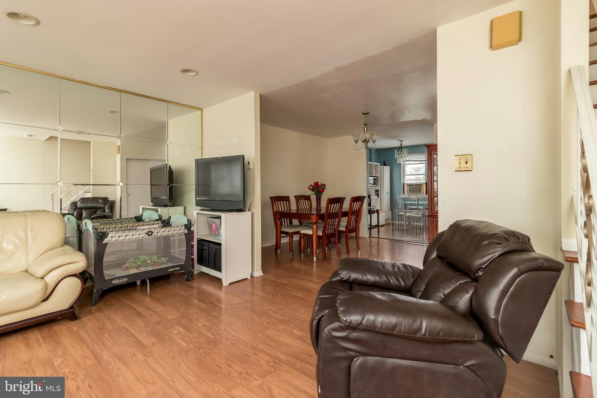 10704 East Keswick Road Philadelphia, PA 19154 - Photo 2 of 25 Gallery Image 2