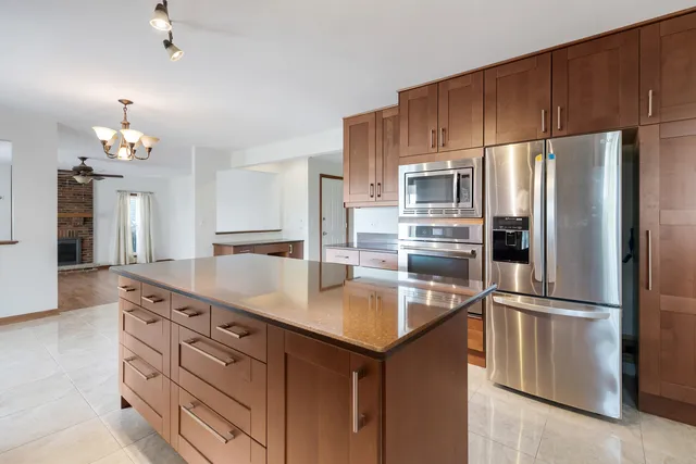 $4,000 | 775 Harmon Boulevard, Hoffman Estates, IL 60169