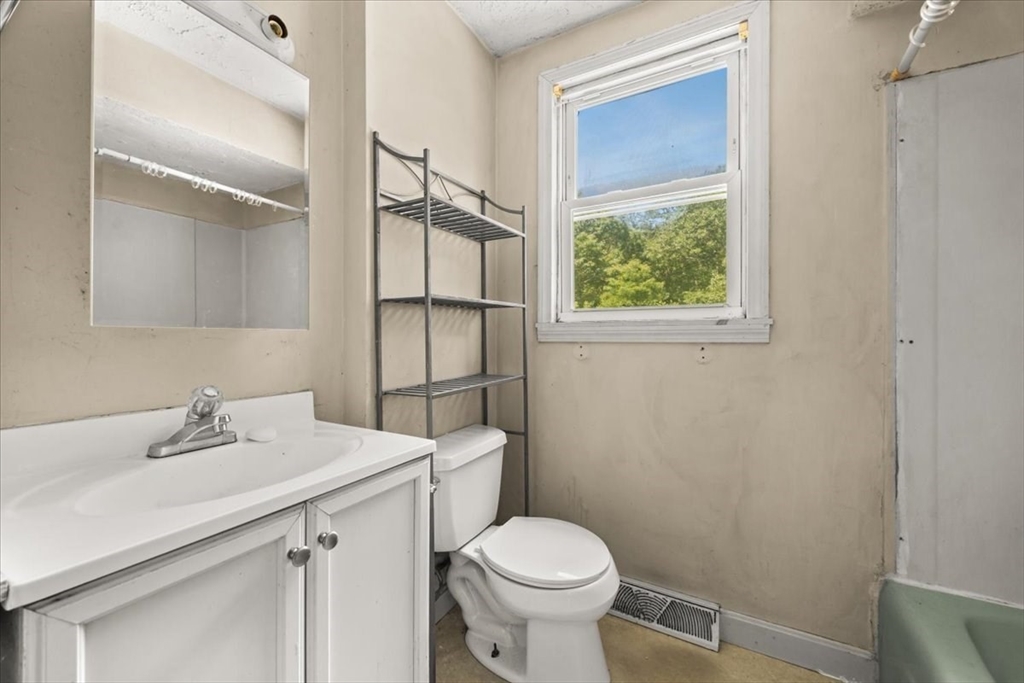 1653 State Road Plymouth, MA 02360 - Photo 21 of 38 Gallery Image 21