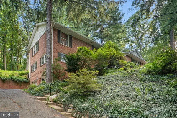 $1,215,000 | 3706 Quaint Acres Circle, Falls Church, VA 22041