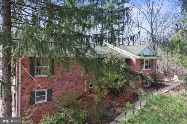 $1,215,000 | 3706 Quaint Acres Circle, Falls Church, VA 22041