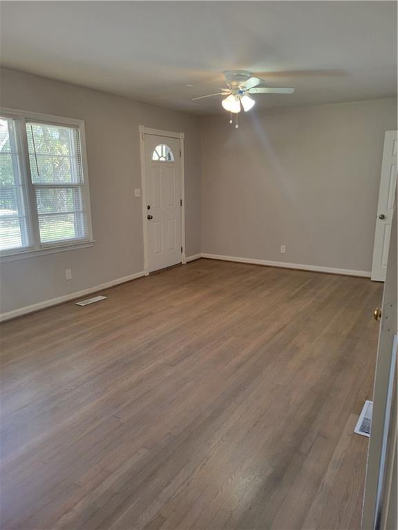 660 Dozier Drive Marietta, GA 30066 - Photo 3 of 13