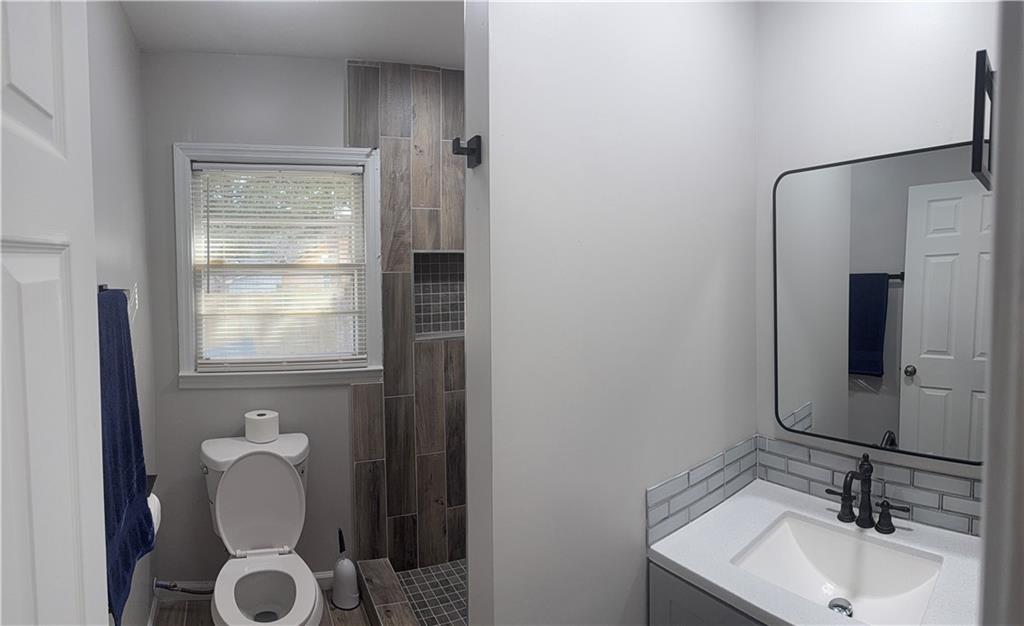 660 Dozier Drive Marietta, GA 30066 - Photo 9 of 13