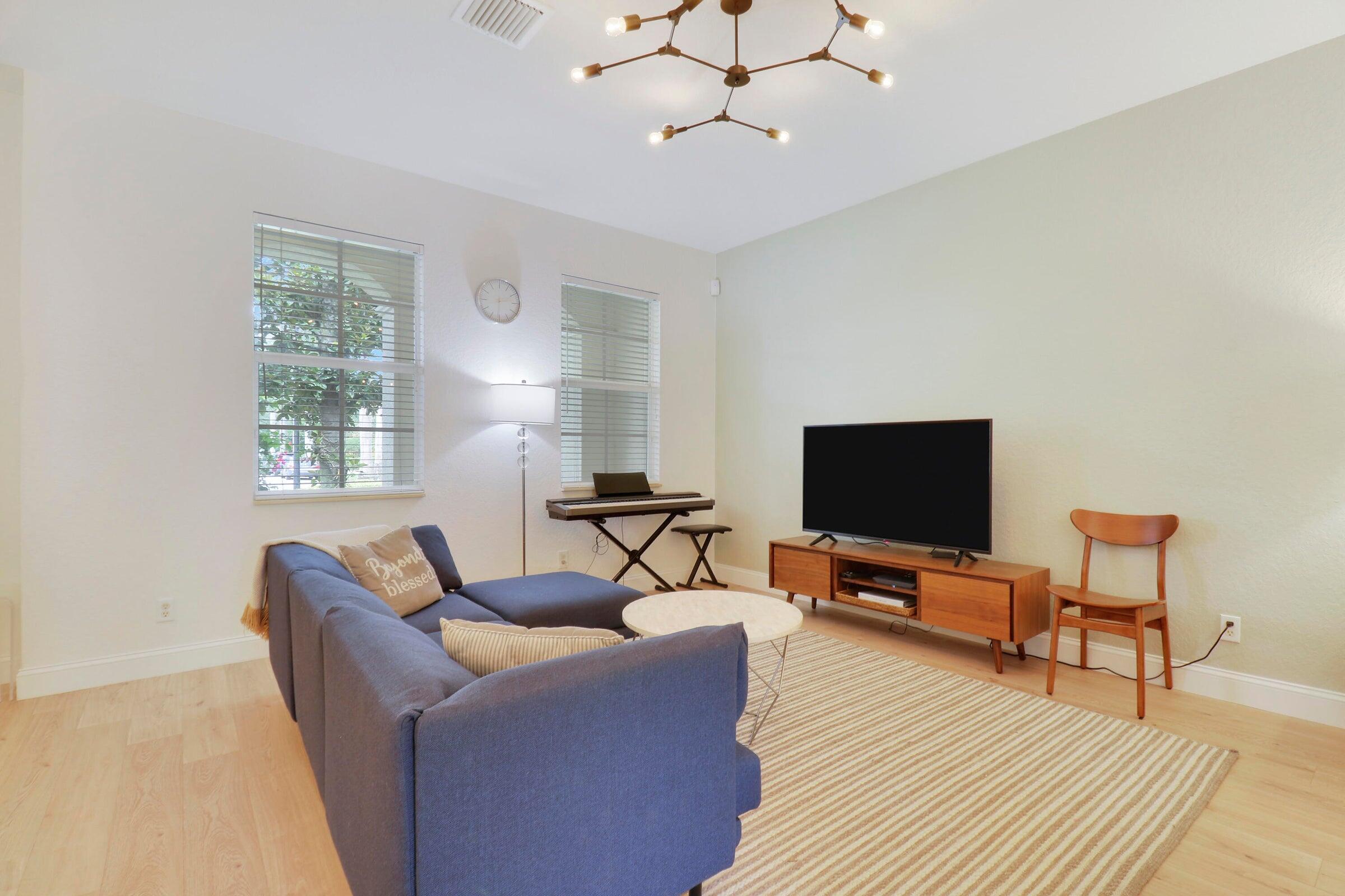 151 Mulligan Place Jupiter, FL 33458 - Photo 5 of 23 Living Room