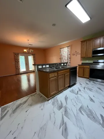 $2,500 | 240 Westbrooke Road, Summerville, SC 29486