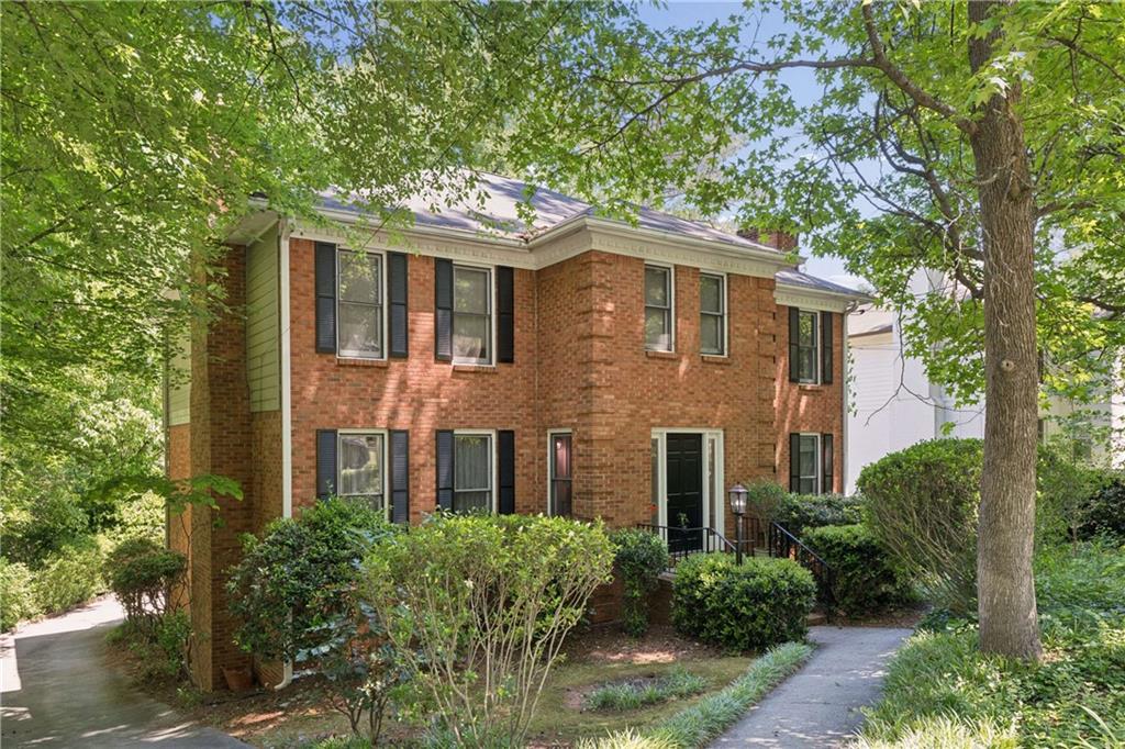 795 North Parkwood Road Decatur, GA 30030 - Photo 2 of 50 front view of a house with a yard