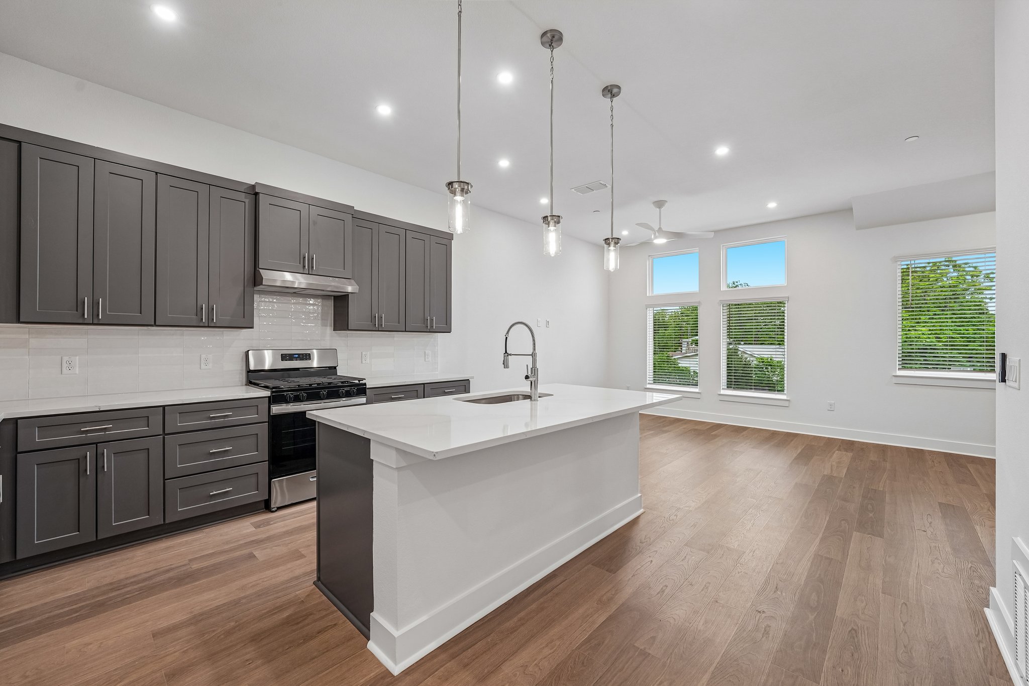 Built by Milestone Community
Builders, every detail shows-off
sophisticated design, modern
style, and a focus on easy city
living.
