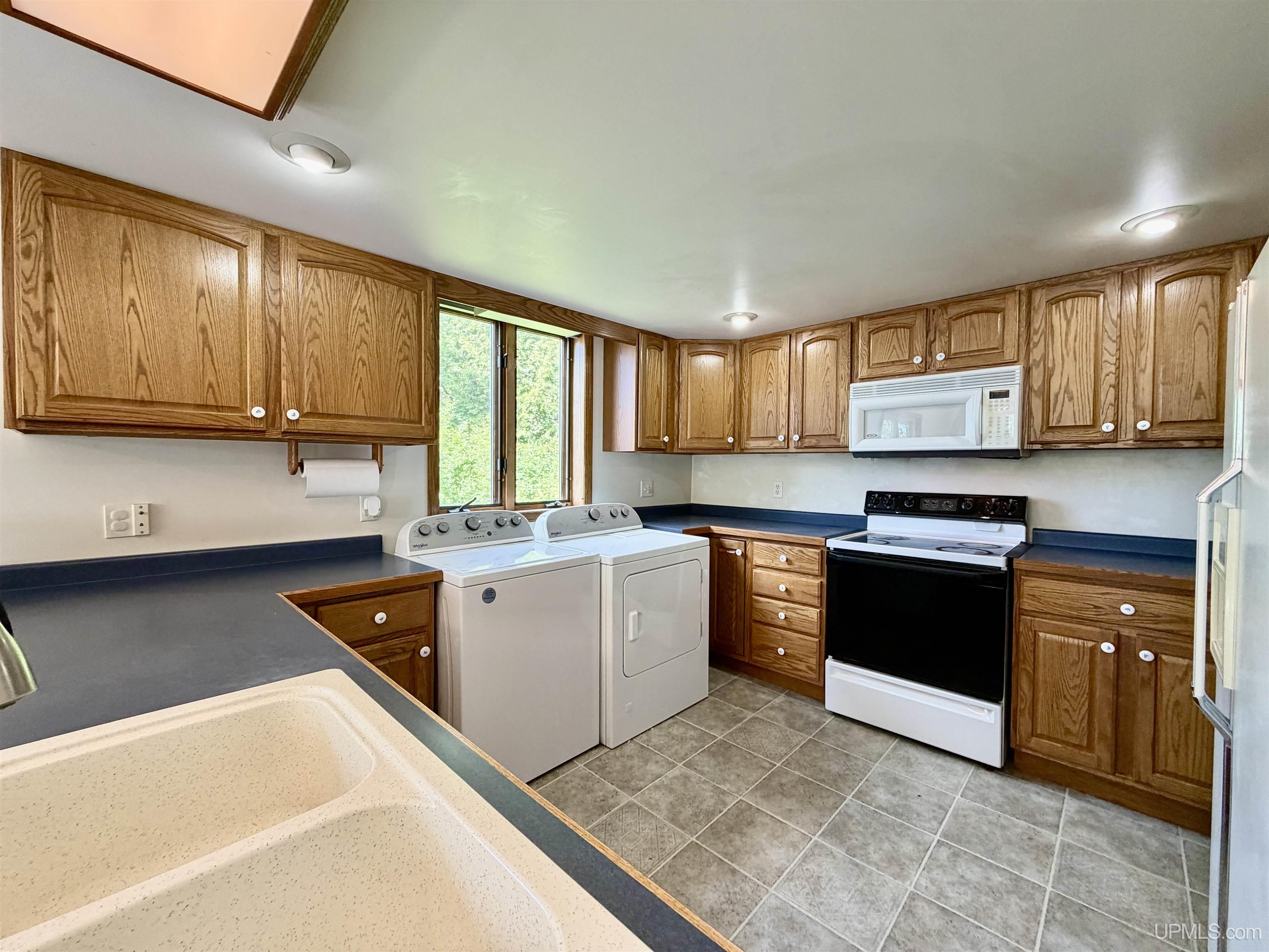 135 Cliff Street Ishpeming, MI 49849 - Photo 6 of 50