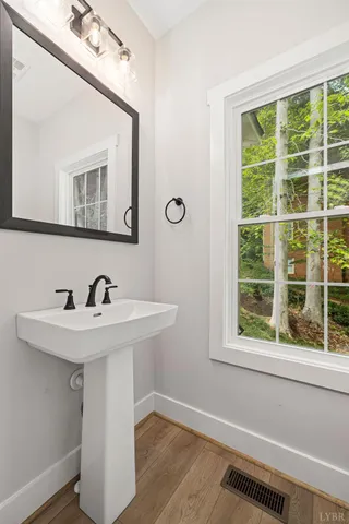 $449,900 | 2212 Cambridge Place, Lynchburg, VA 24503