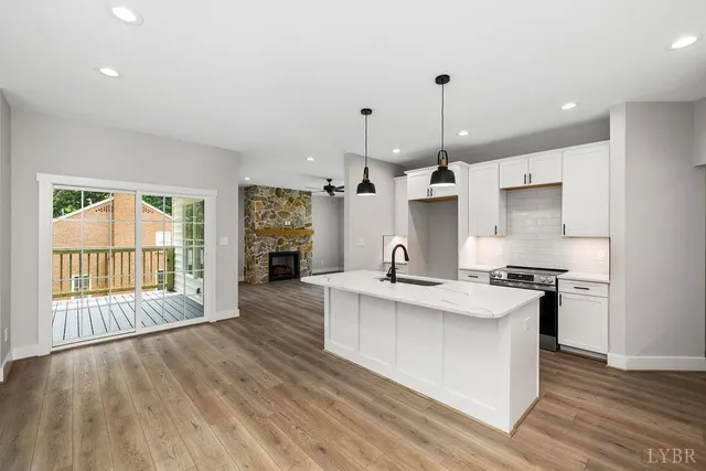 $449,900 | 2212 Cambridge Place, Lynchburg, VA 24503