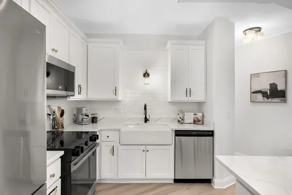 $179,900 | 26 West 10th Street, Unit 2009, St. Paul, MN 55102