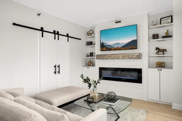 $179,900 | 26 West 10th Street, Unit 2009, St. Paul, MN 55102