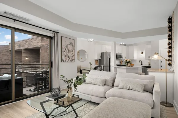 $179,900 | 26 West 10th Street, Unit 2009, St. Paul, MN 55102