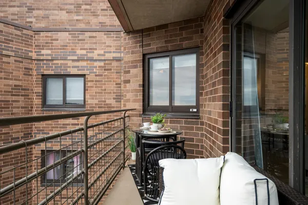 $179,900 | 26 West 10th Street, Unit 2009, St. Paul, MN 55102