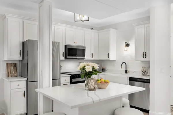 $179,900 | 26 West 10th Street, Unit 2009, St. Paul, MN 55102