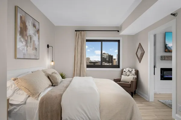 $179,900 | 26 West 10th Street, Unit 2009, St. Paul, MN 55102