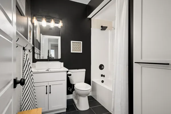 $179,900 | 26 West 10th Street, Unit 2009, St. Paul, MN 55102