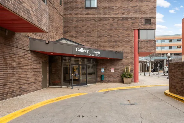 $179,900 | 26 West 10th Street, Unit 2009, St. Paul, MN 55102
