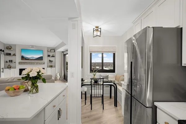 $179,900 | 26 West 10th Street, Unit 2009, St. Paul, MN 55102